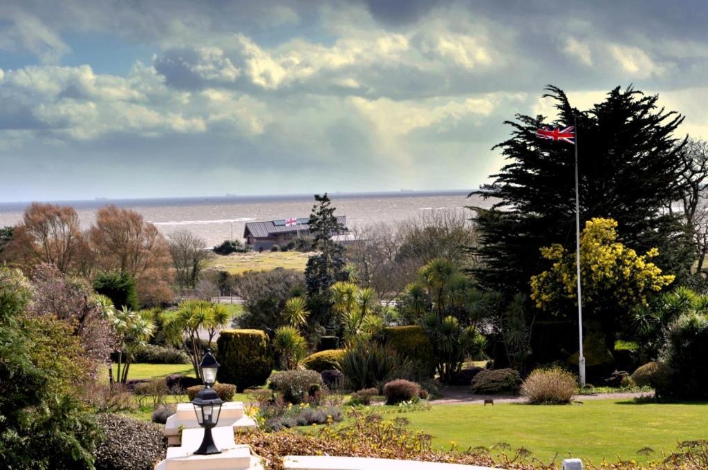 The Devoncourt Resort Exmouth Exterior photo