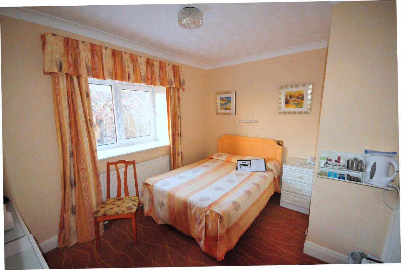 The Devoncourt Resort Exmouth Room photo
